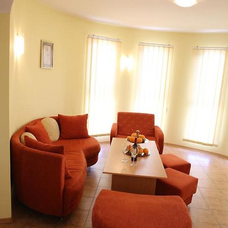 Family Hotel Papi ราซล็อก ภายนอก รูปภาพ